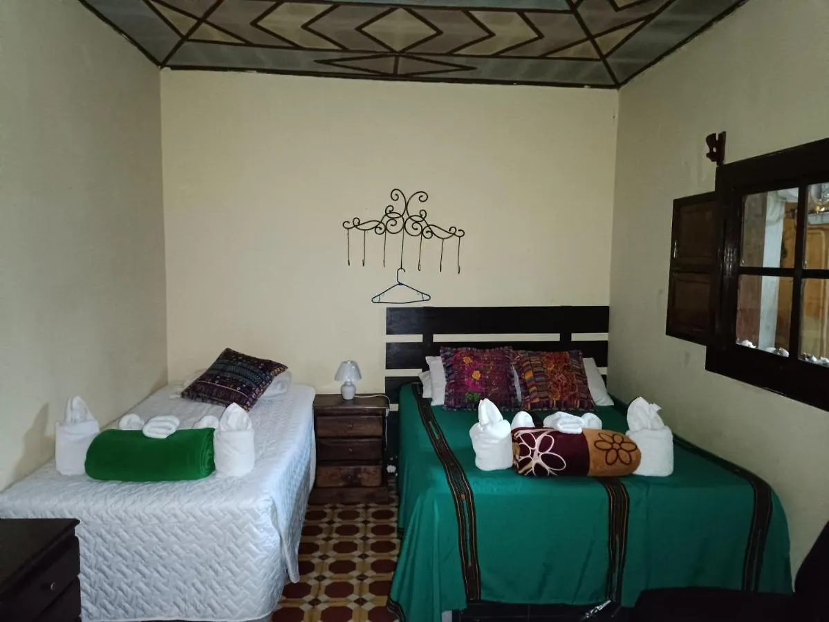Bed & Breakfast Hostal La Paz Antigua